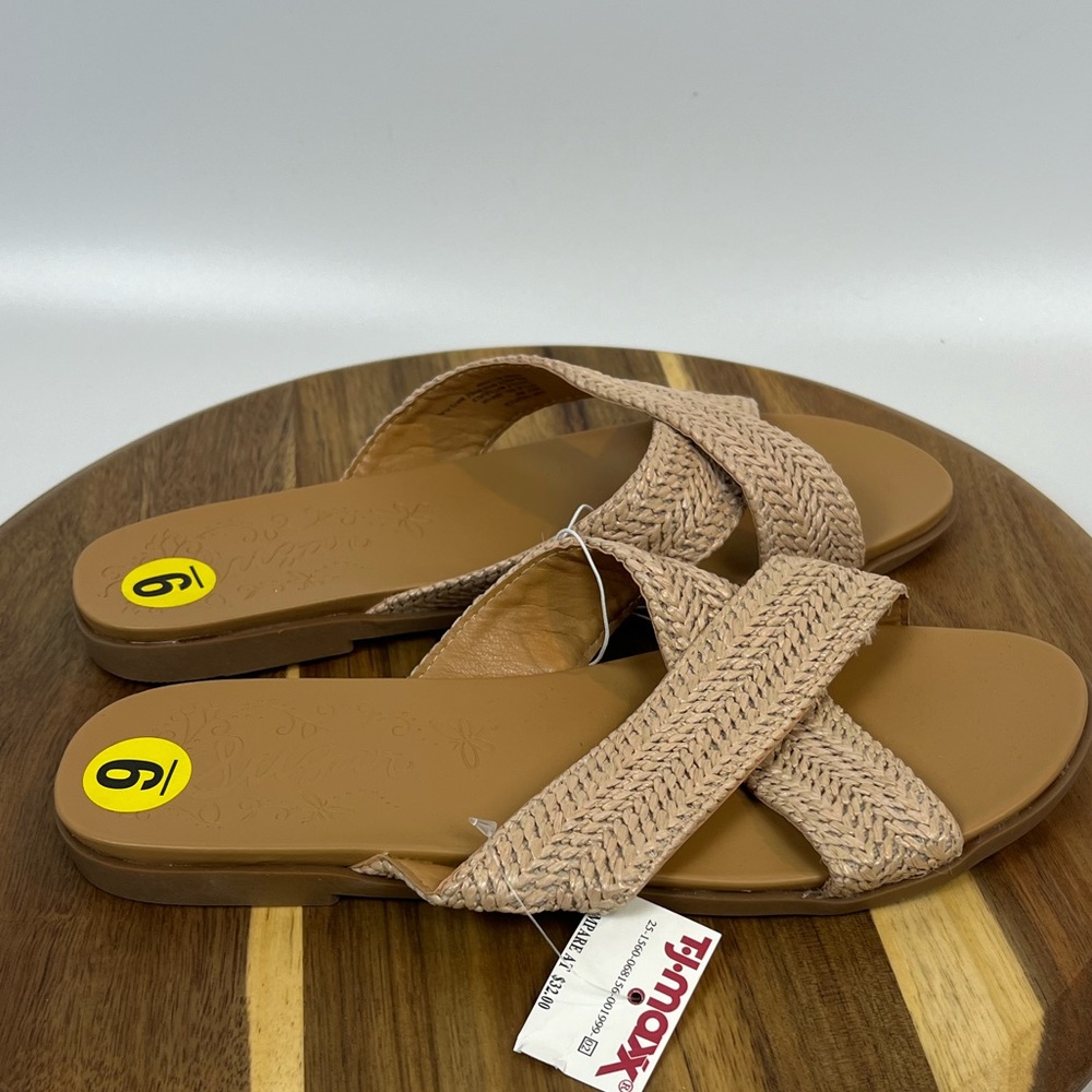 Slip on tan rattan sandals. Size 9. NWT.